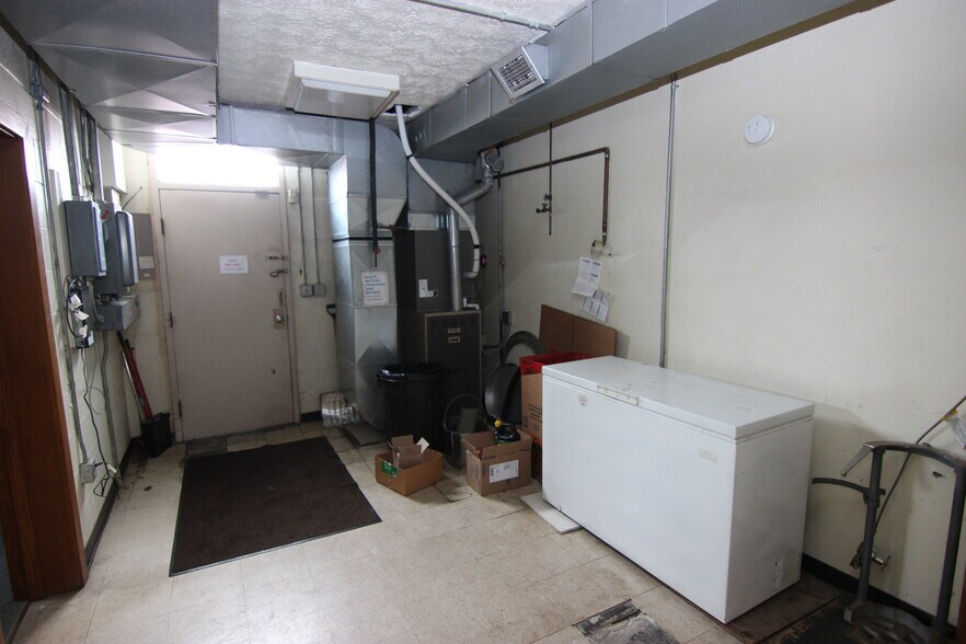 More Photos Of 2900 Belmont Ave, Youngstown Office For Sale