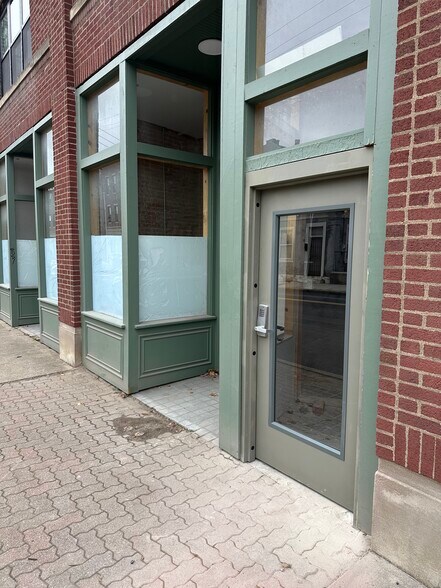 More Photos Of 105 Parsons Ave, Columbus Storefront Retail Office For Lease