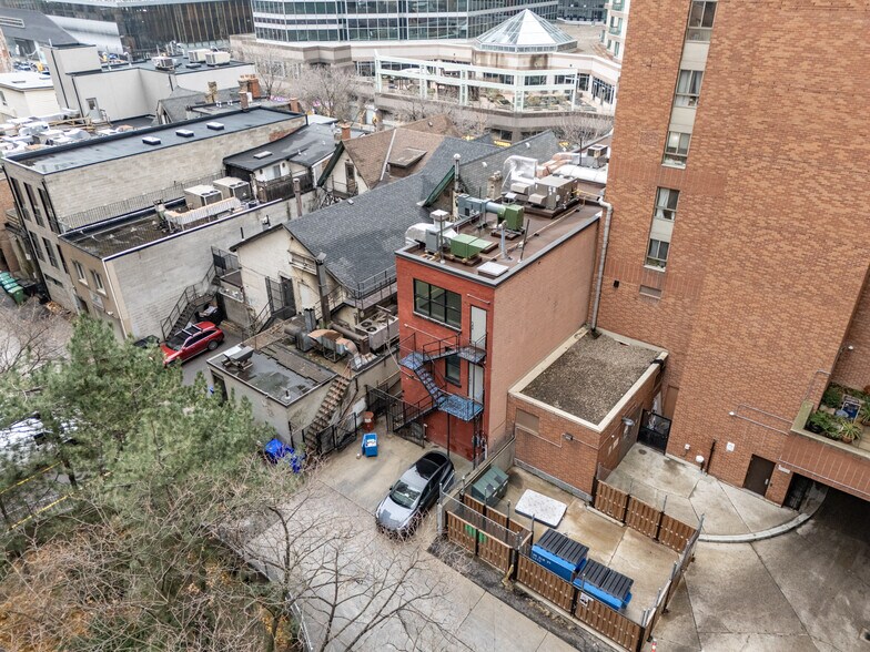 More Photos Of 31 Elm St, Toronto Storefront Retail Office For Sale