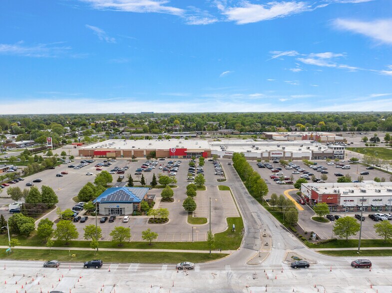 More Photos Of 28200-28250 Dequindre Rd, Warren Supermarket For Sale