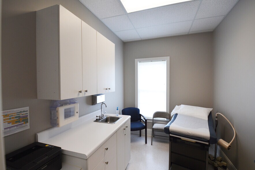 More Photos Of 6614 Shallowford Rd, Lewisville Medical For Sale