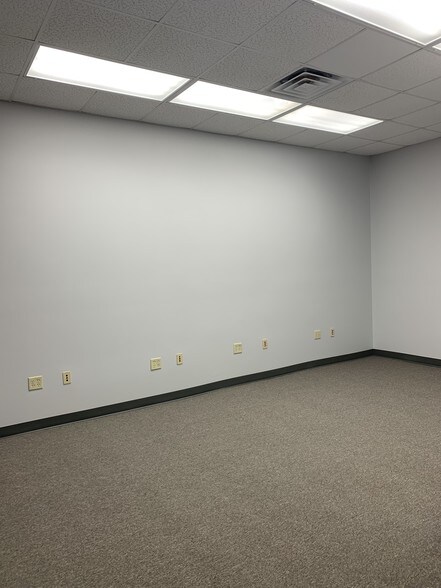 More Photos Of 11301 N US Hwy 301, Thonotosassa Medical For Lease