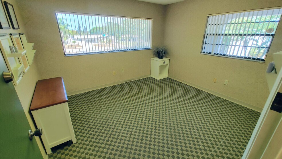 More Photos Of 5306 Cortez Rd W, Bradenton Medical For Lease