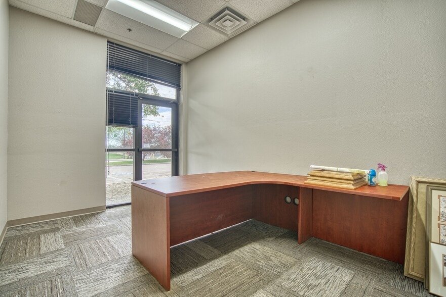 More Photos Of 105 S Sunset St, Longmont Light Manufacturing For Lease