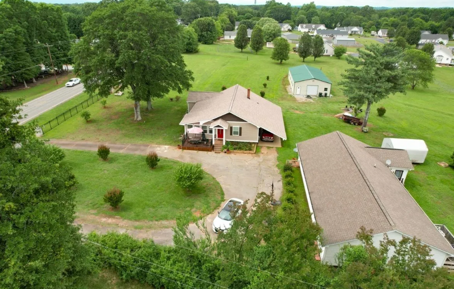 Primary Photo Of 1620 Rainbow Lake Rd, Inman Apartments For Sale