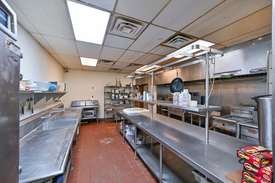More Photos Of 2508 W 7th Ave, Corsicana Restaurant For Lease