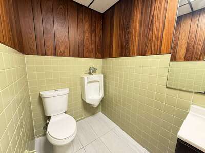 More Photos Of 6938 Myrtle Ave, Glendale General Retail For Lease