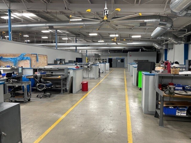 More Photos Of 919 W Mayfield Rd, Arlington Warehouse For Lease