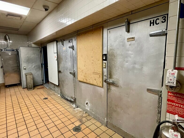 More Photos Of 901 Dual Hwy, Hagerstown Restaurant For Sale