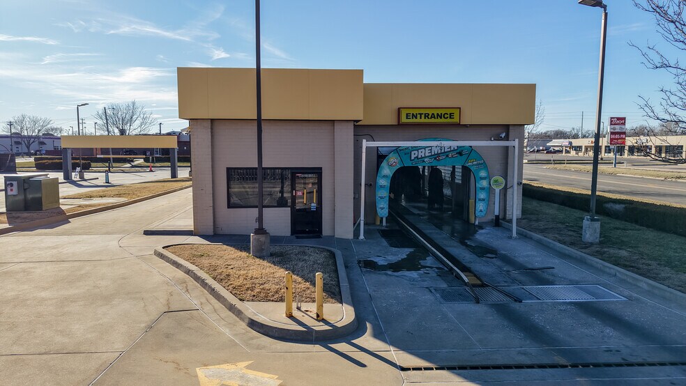 More Photos Of 3825 W Maple St, Wichita Carwash For Sale