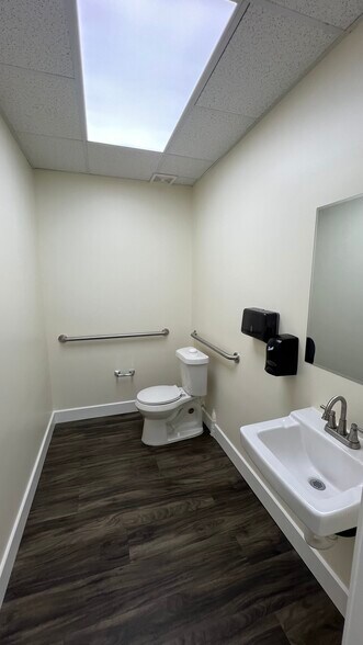 More Photos Of 3107 Elrod Rd, Katy Unknown For Lease