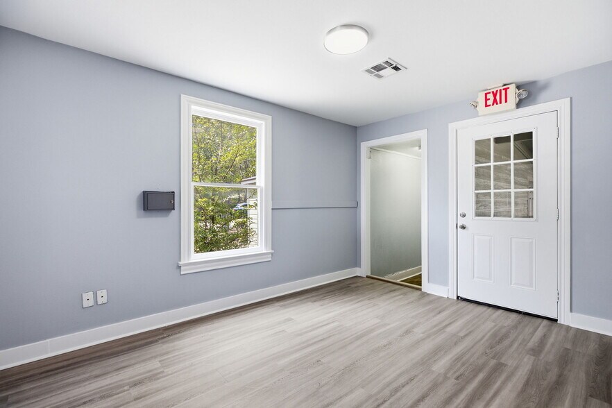 More Photos Of 208 E Hwy 79 St, Hutto Daycare Center For Lease