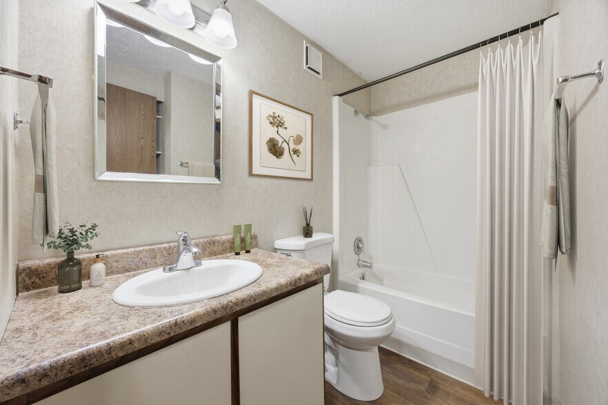 More Photos Of 1529 NE 39th Ave, Ocala Apartments For Sale