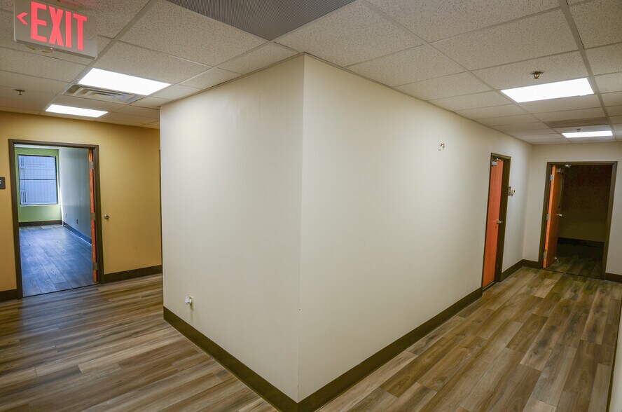 More Photos Of 4701 MacCorkle Ave SE, Charleston Medical For Sale