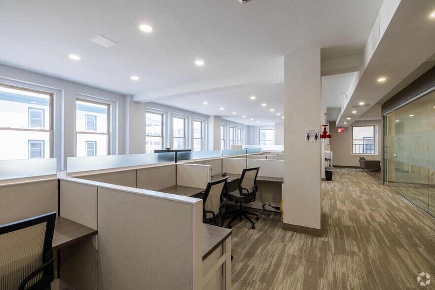 More Photos Of 1087 Elm St, Manchester Office For Lease