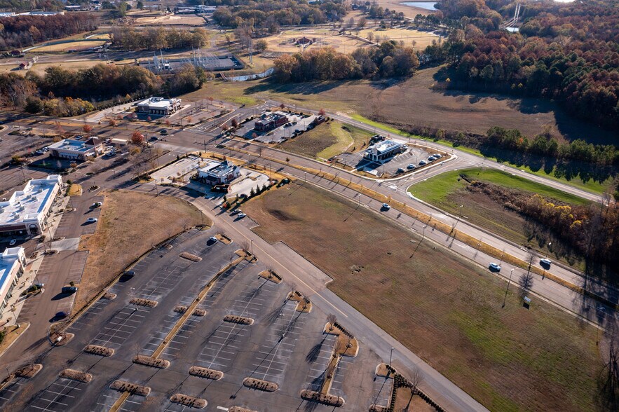More Photos Of 221 Grandview Blvd, Madison Land For Lease