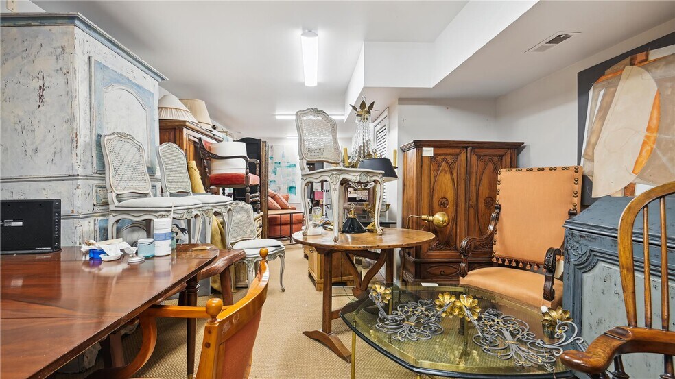 More Photos Of 103 W Federal St, Middleburg Storefront Retail Office For Sale