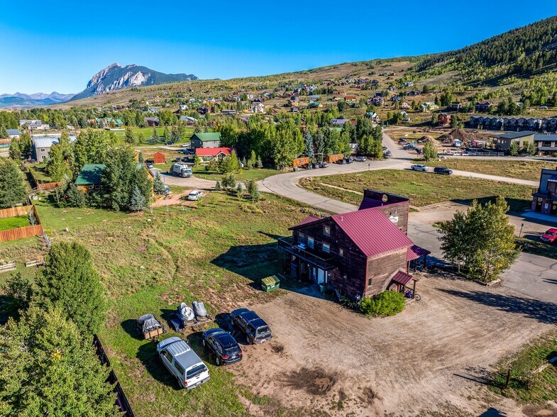 More Photos Of 81 Gillaspey Ave, Crested Butte General Retail For Sale