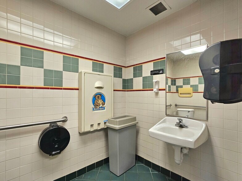 More Photos Of 855 W Cook St, Manteno Restaurant For Sale