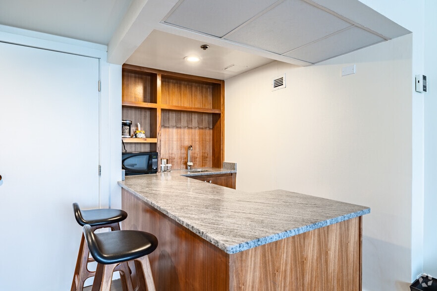 More Photos Of 2055 S Park Pl SE, Atlanta Hotel For Sale