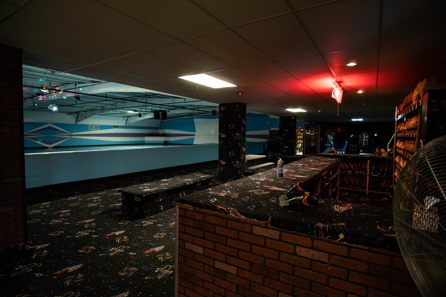 More Photos Of 1621 S Choctaw Rd, Choctaw Skating Rink For Sale