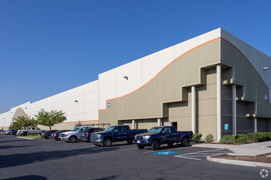 More Photos Of 4711 W 1730 S, Salt Lake City Distribution For Lease