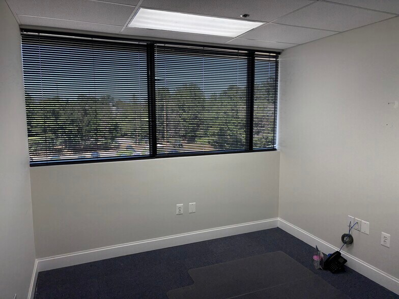 More Photos Of 1800 Town Center Dr, Reston Medical For Lease