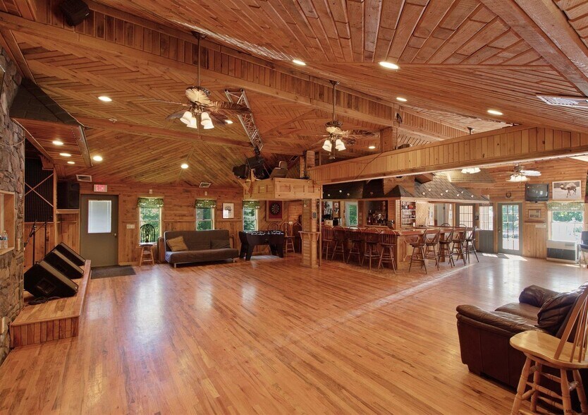 More Photos Of 218 NY-296, Windham Hotel For Sale