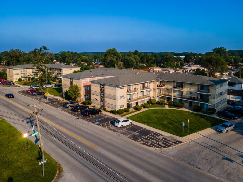 Primary Photo Of 1025-1049 W Vermont Ave, Calumet Park Apartments For Sale