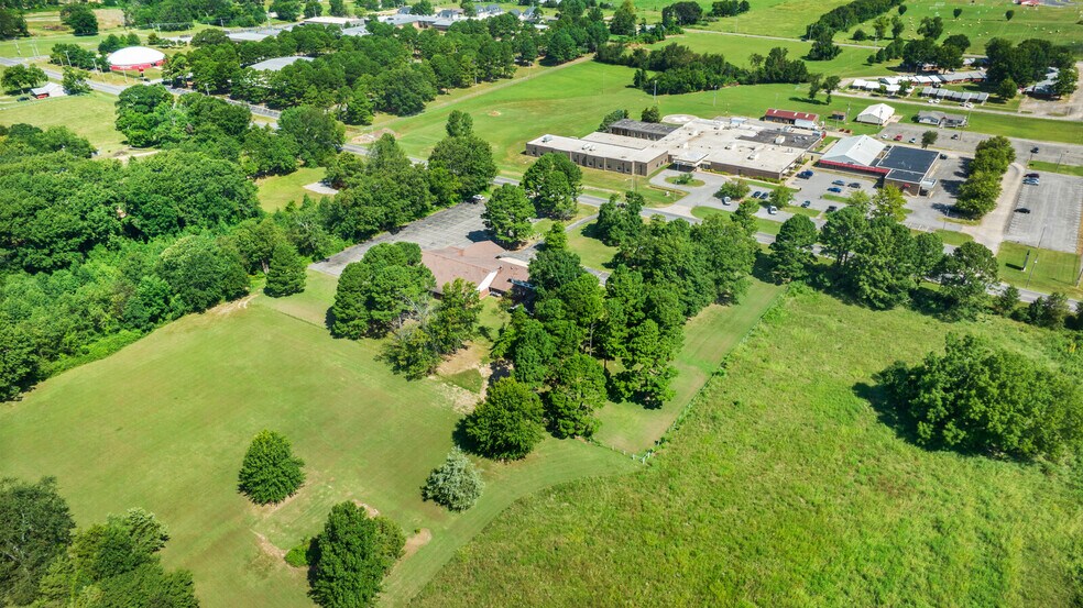 More Photos Of 1400 Locust st, Stilwell Office Residential For Sale