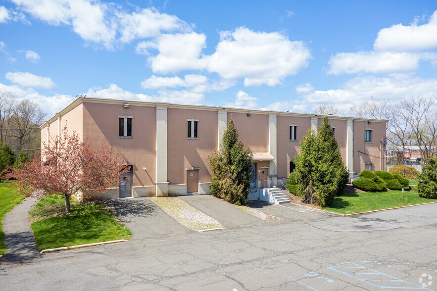 More Photos Of 141 New Rd, Parsippany Office For Lease