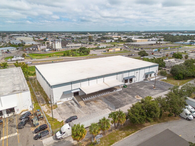 More Photos Of 5520 E Giddens Ave, Tampa Warehouse For Lease