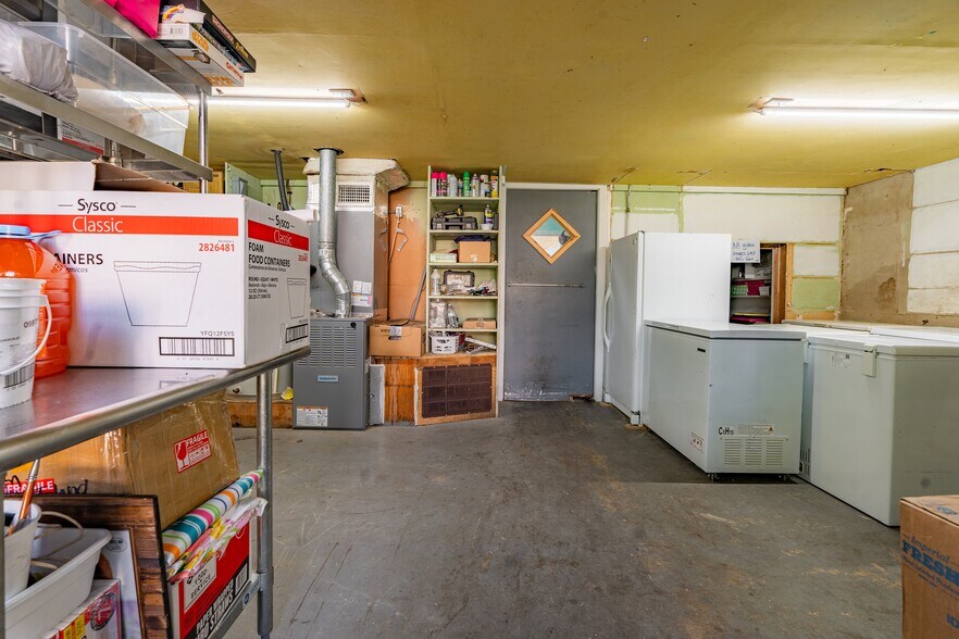 More Photos Of 105 N Main St, Hallettsville Restaurant For Sale