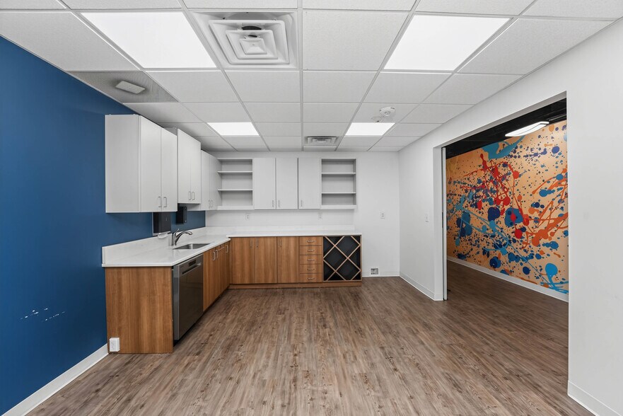 More Photos Of 2765 S Main St, Kennesaw Storefront For Lease