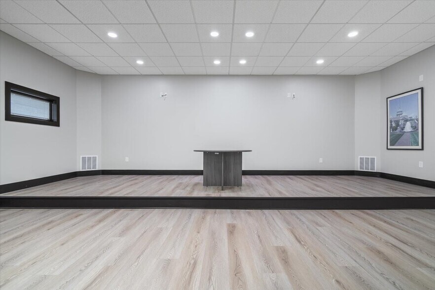 More Photos Of 1415 Shelby St, Indianapolis Office For Sale