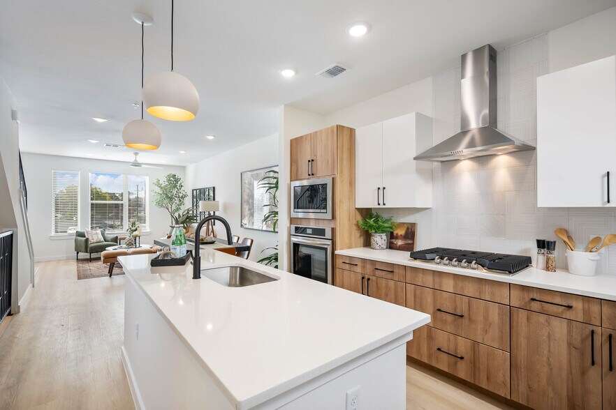 More Photos Of 719 E Locust St, San Antonio Apartments For Sale