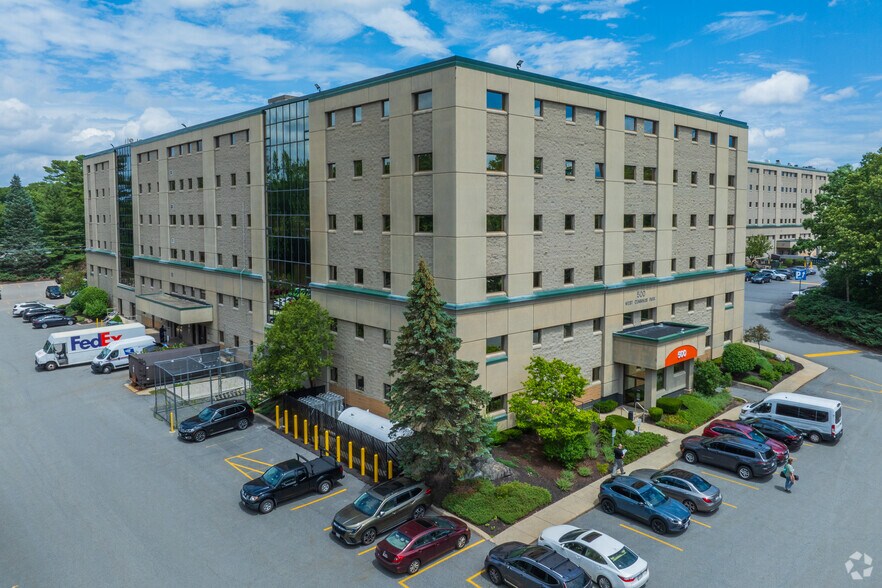 More Photos Of 500 W Cummings Park, Woburn Office For Lease