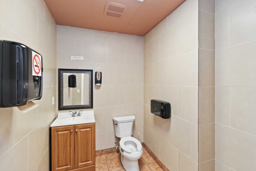 More Photos Of 362 W Dearborn St, Englewood Storefront For Sale