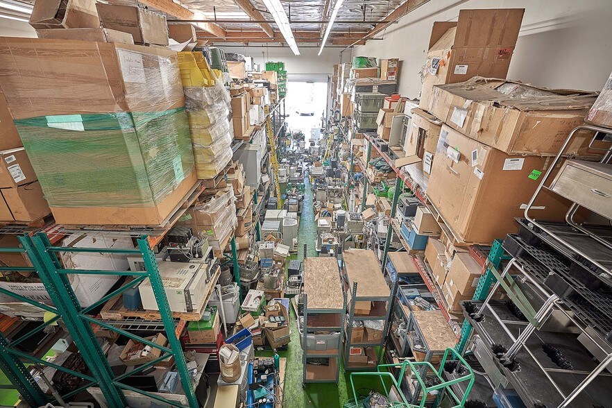 More Photos Of 1115 S Placentia Ave, Fullerton Light Manufacturing For Sale