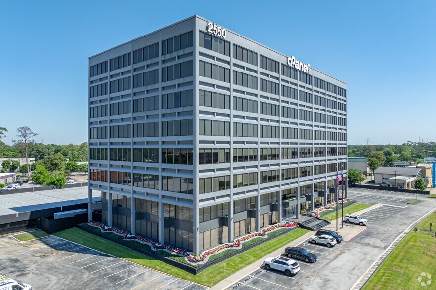 More Photos Of 2550 N Loop Fwy W, Houston Office For Lease