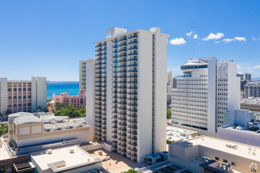 More Photos Of 2300 Kalakaua Ave, Honolulu Hotel For Lease