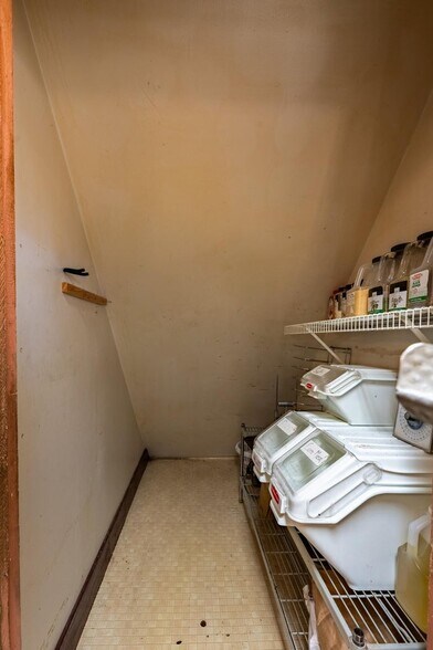 More Photos Of 507 W Wisconsin St, Sparta Flex For Sale