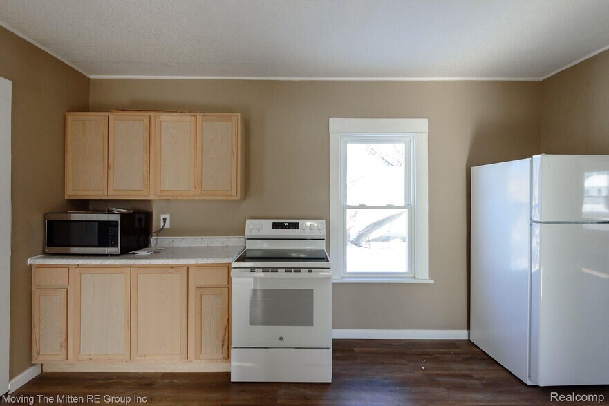 More Photos Of 230 Almyra Ave, Monroe Apartments For Sale