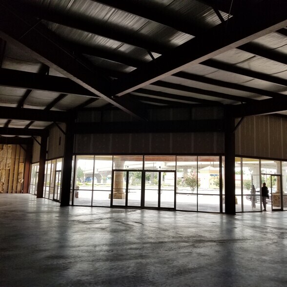 More Photos Of 6215 Harrisburg Blvd, Houston Storefront Retail Office For Sale