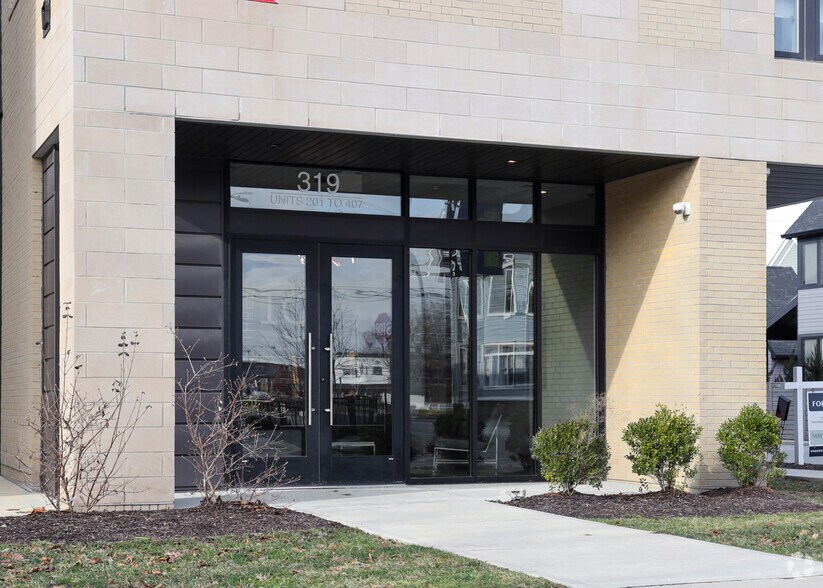 More Photos Of 319 E 16th St, Indianapolis Apartments For Lease