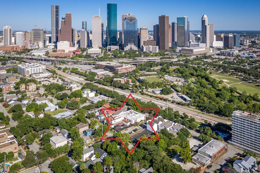 More Photos Of 1920 N Memorial Way, Houston Loft Creative Space For Lease