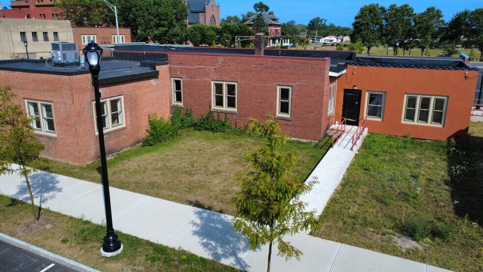 More Photos Of 107 W Liberty St, Rome Office For Sale