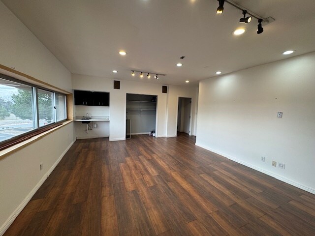 More Photos Of 6770 S Yosemite St, Englewood General Retail For Lease