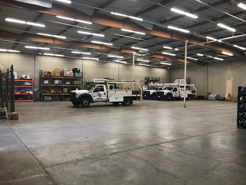 More Photos Of 2000 Walters Ct, Fairfield Warehouse For Lease