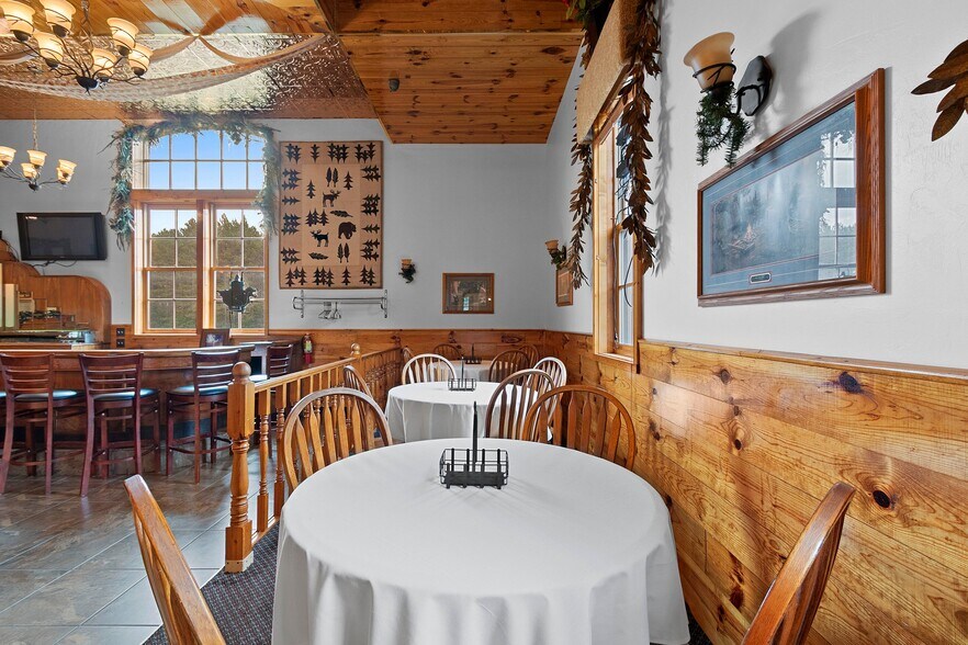 More Photos Of W10508 Kottke Rd, Crivitz Restaurant For Sale